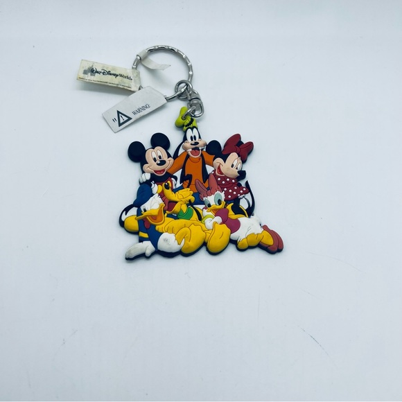 NWT Disney Bundle with two laminated and 7 figurines/keychains - Picture 7 of 16